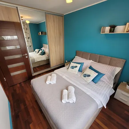 Tytus Z Klimatyzacja, Bezplatnym Parkingiem I Stacja Ev Ac 3,5kw Гданьск